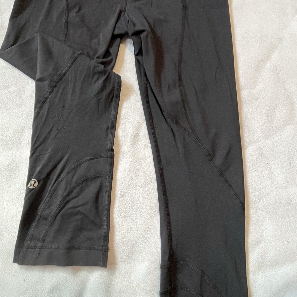 Lululemon Compression Workout Capris - image 5